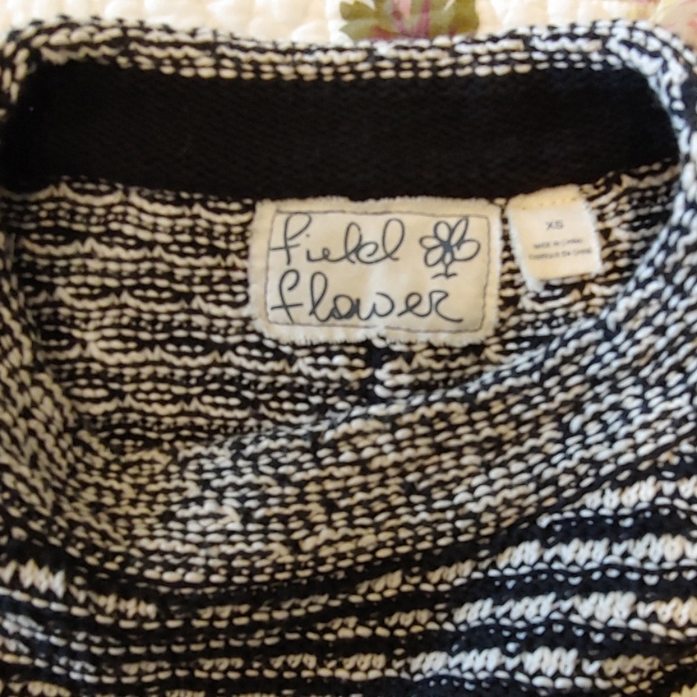 Field Flower Anthropologie short sleeve Sweater - Picture 4 of 4